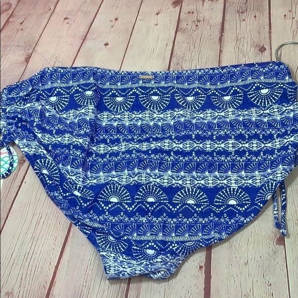 22-Raisins Curve Tahiti Tide Pacific Bikin… - Picture 16 of 16